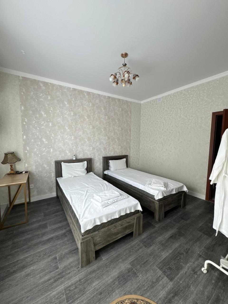 The Grand Hotel 세메이 외부 사진