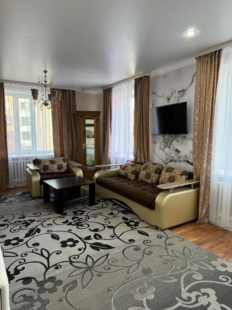 The Grand Hotel 세메이 외부 사진